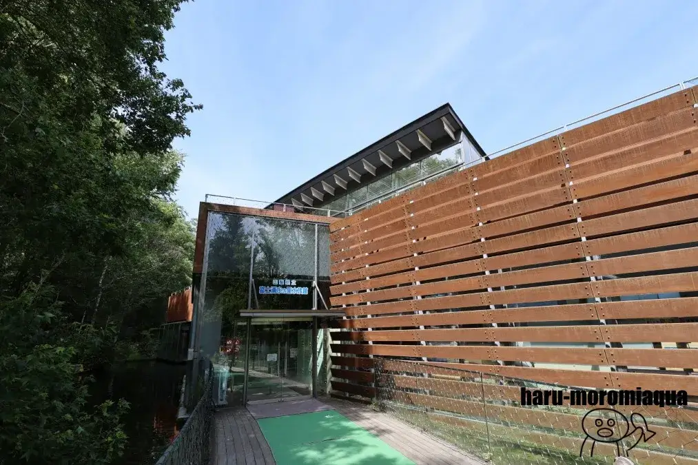 山梨県立富士湧水の里水族館